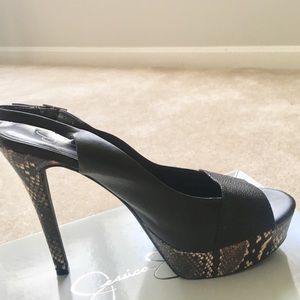 Jessica Simpson Snake geek Stiletto Slingback